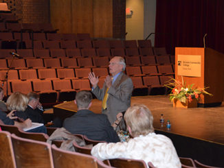 Interim chancellor Dennis Michaelis speaks to a crowd of faculty during a Forest Park forum. ( Photo by Scott Allen)